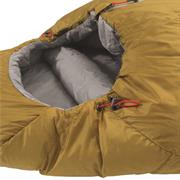 Soveposen har en hætte der kan lukkes tæt til om ansigtet