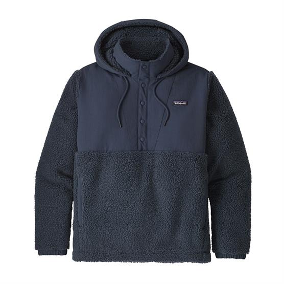 Patagonia Retro-X Pullover i farven New Navy. Trøjen har to sidelommer.