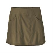 Praktisk og komfortabel nederdel med integrerede shorts