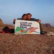 Ledsaget af sin kæreste rejser de 45 dage i Jordan